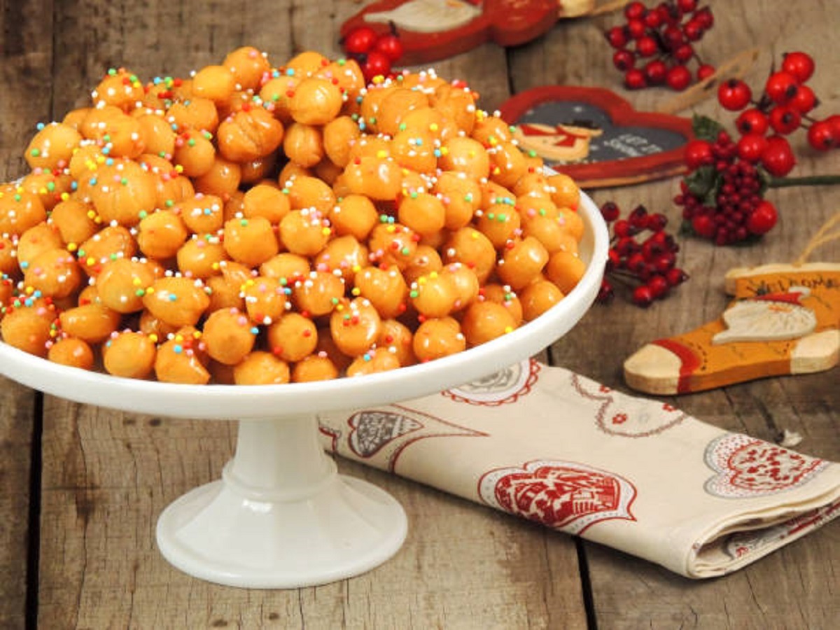 Struffoli: la ricetta originale del dolce napoletano