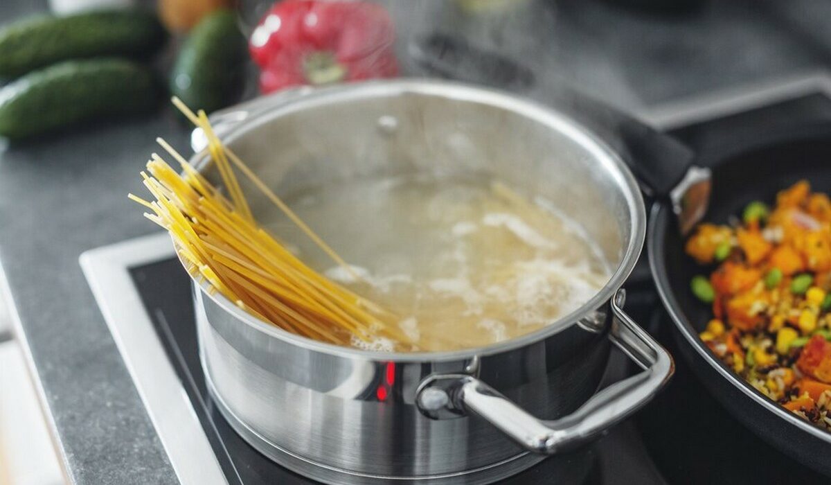 Acqua di cottura della pasta: come riutilizzarla?