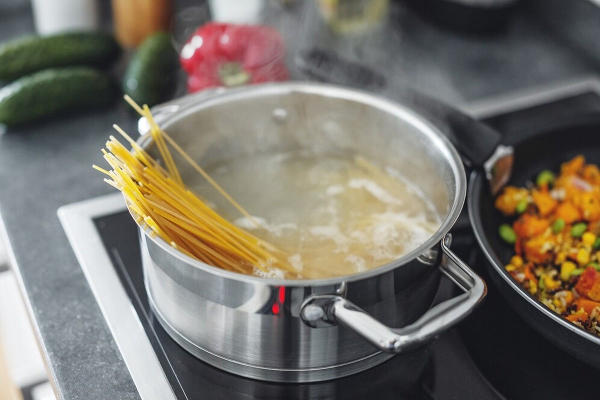 Acqua di cottura della pasta: come riutilizzarla?