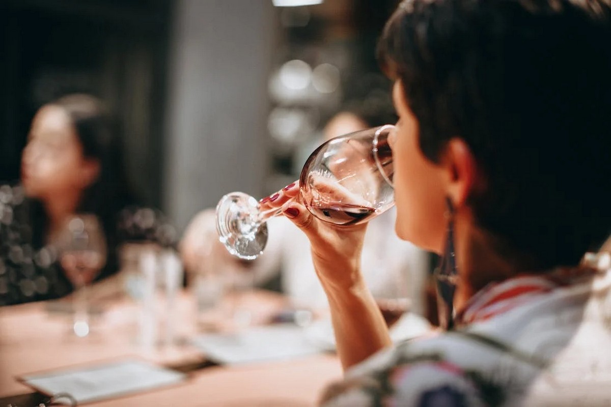 Vino: i benefici per la salute e l’effetto antibatterico