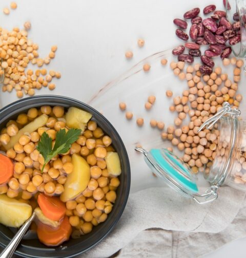 Come cucinare piatti gustosi con ingredienti a lunga conservazione
