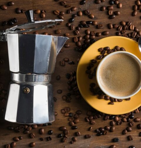 Come scegliere il miglior caffè per la moka e la macchina espresso