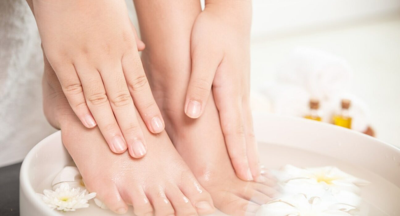 Prodotti per la cura di mani e piedi: come mantenerli morbidi e sani