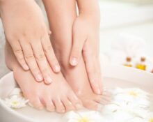 Prodotti per la cura di mani e piedi: come mantenerli morbidi e sani