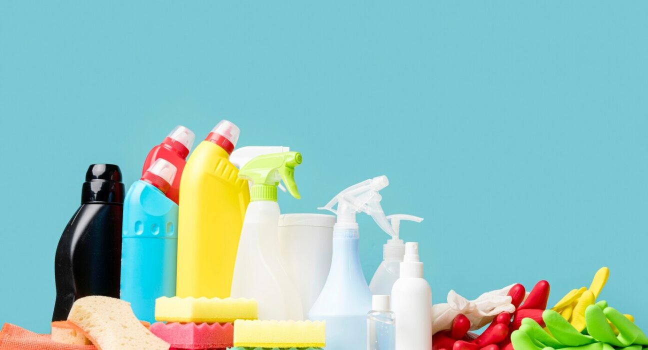 Come scegliere il detersivo giusto per ogni superficie
