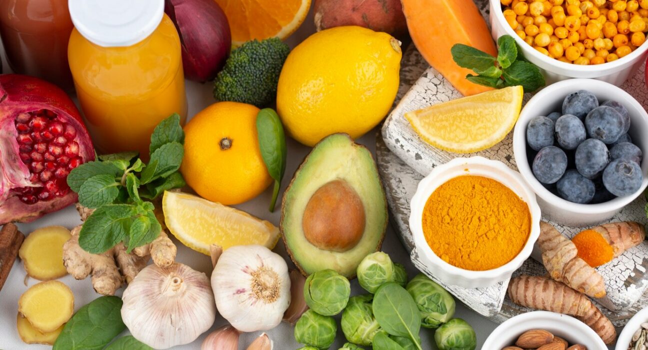 Il ruolo degli antiossidanti nella dieta: quali cibi scegliere per combattere l'invecchiamento