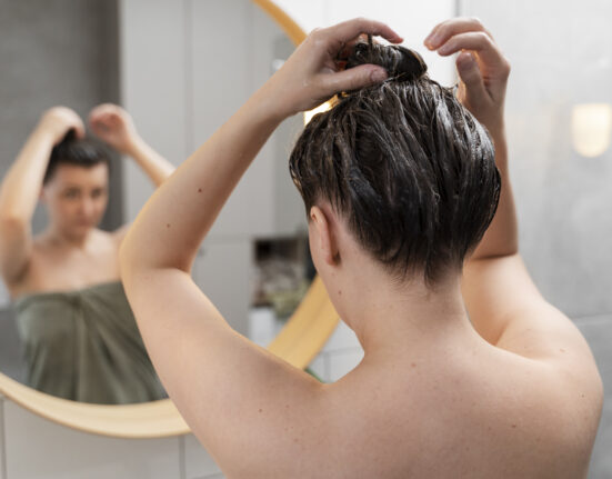 Come scegliere i prodotti giusti per capelli danneggiati
