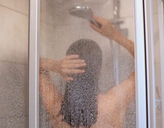 Bagnoschiuma, gel doccia o sapone solido? Pro e contro per ogni tipo di pelle