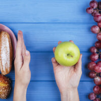 Cibi che saziano e aiutano a evitare gli snack inutili
