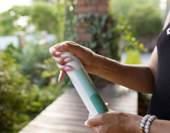 Addio Punture! Guida completa ai repellenti antizanzare: quale scegliere e come usarlo al meglio