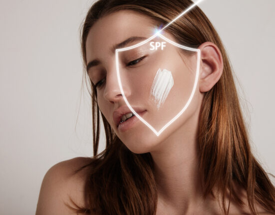 Crema solare: qual è la differenza tra SPF 30 e 50?