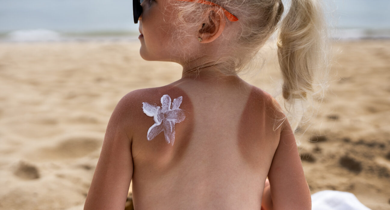 Come scegliere la protezione solare per bambini: guida pratica