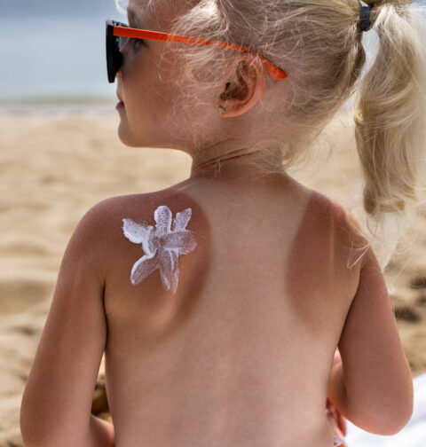 Come scegliere la protezione solare per bambini: guida pratica