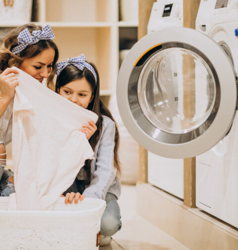 Come lavare i vestiti dei bambini in modo sicuro: guida ai detergenti delicati