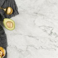 Superfici delicate in cucina: come pulirle senza danneggiarle