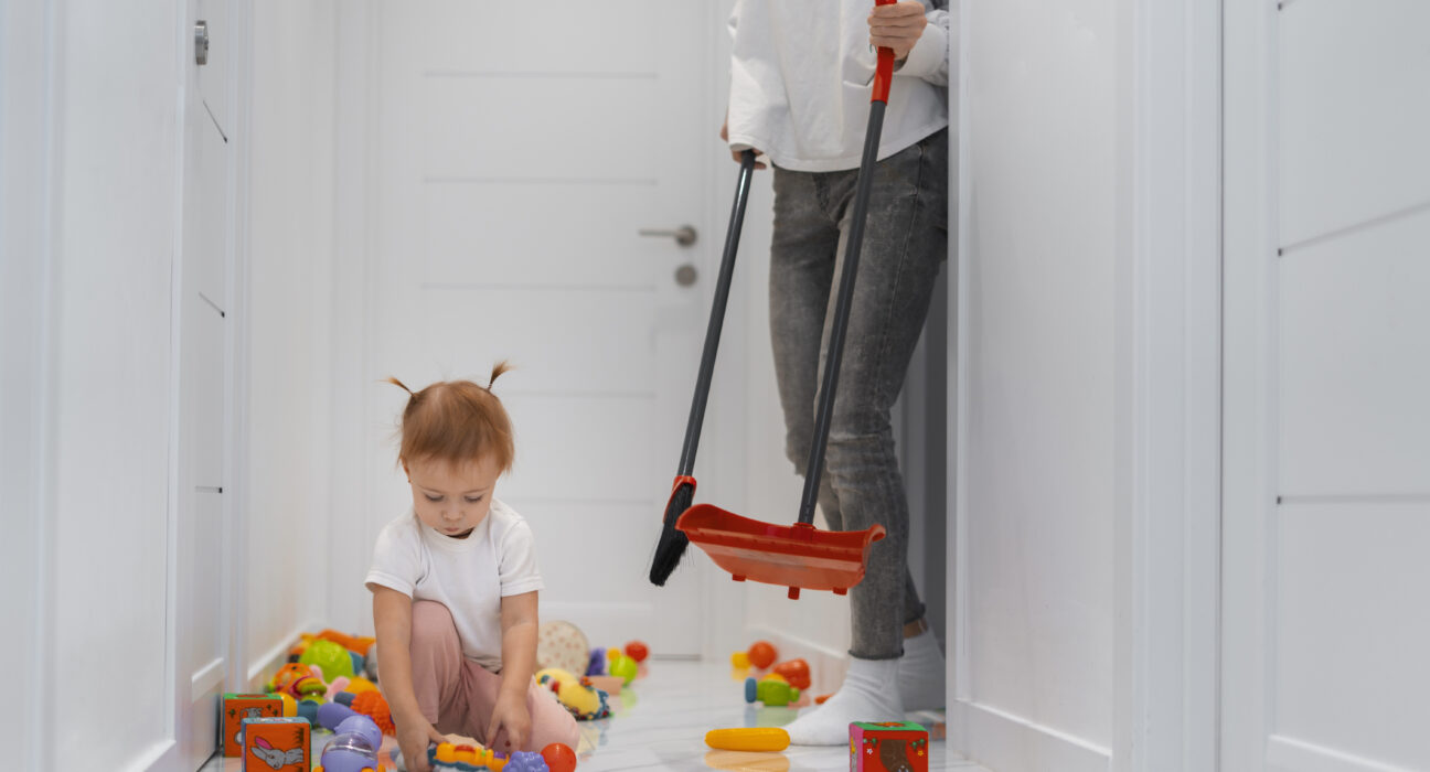 Come igienizzare giocattoli e superfici dei bambini senza rischi