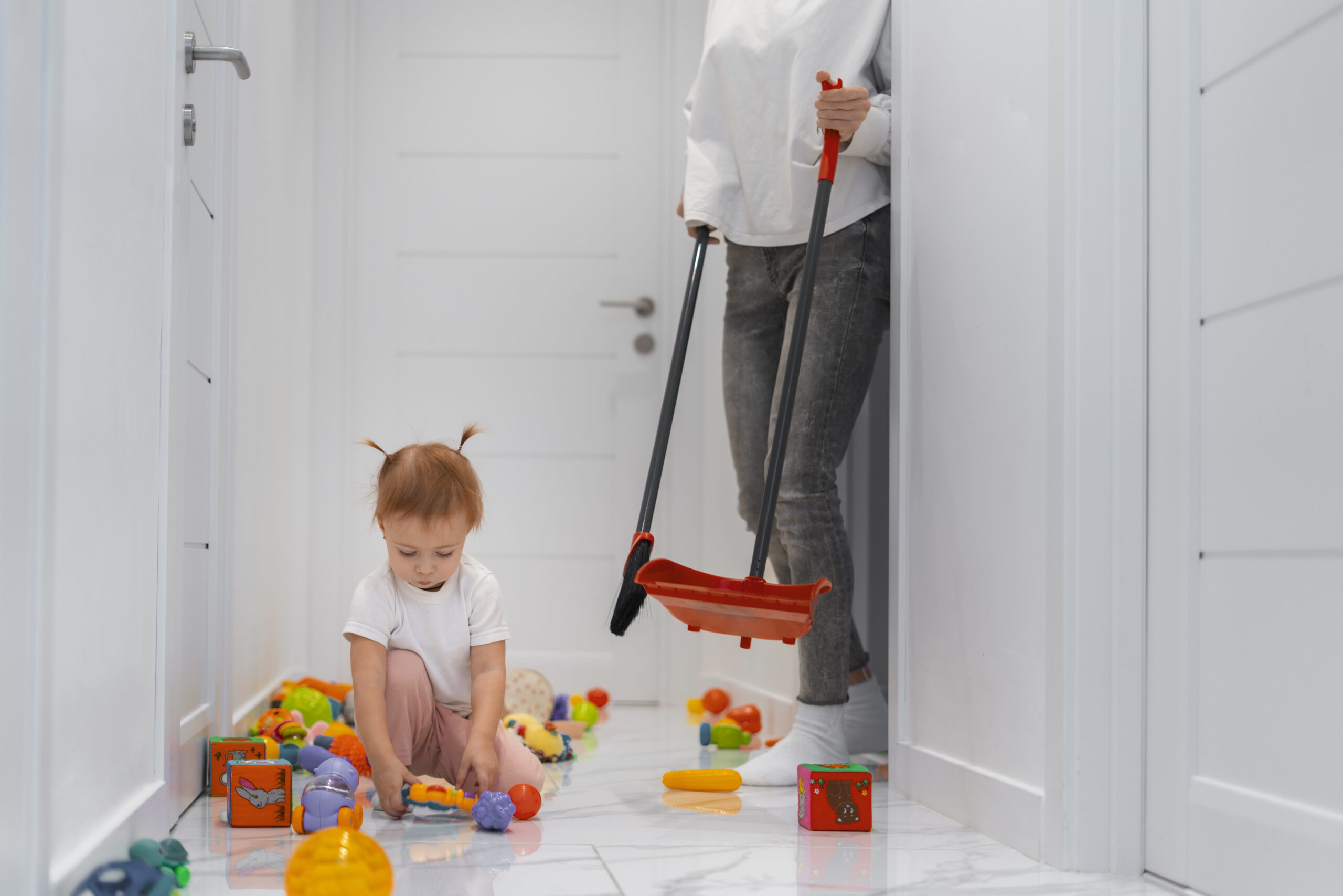 Come igienizzare giocattoli e superfici dei bambini senza rischi