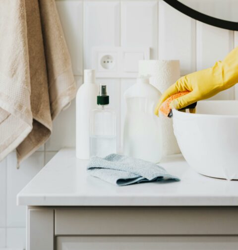 Come igienizzare il bagno: dai sanitari alle superfici