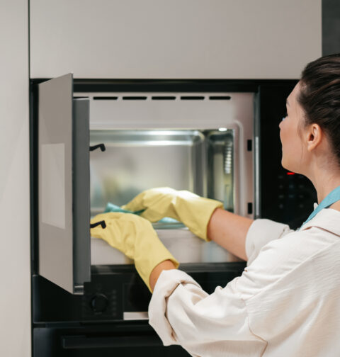 Come proteggere e pulire gli elettrodomestici: consigli per una casa efficiente