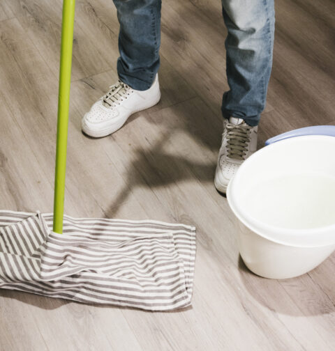 Come trattare pavimenti e parquet in autunno per proteggerli dall’umidità
