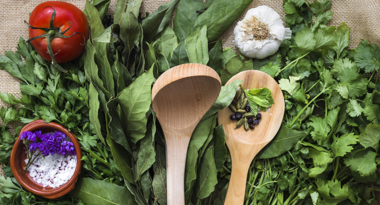 Come utilizzare le erbe aromatiche: i nostri consigli per una cucina profumata e saporita