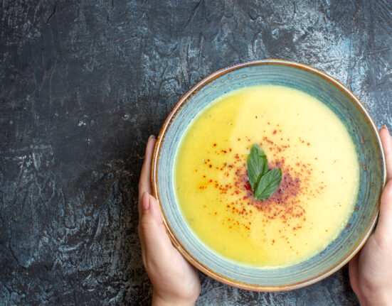 Come preparare la crema Knorr Porri e Patate in 3 minuti: ingredienti, valori e consigli