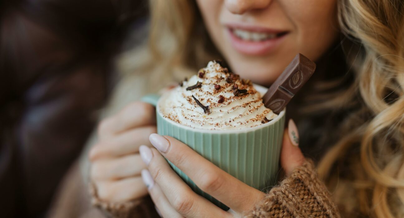 Bevande calde per l’inverno: cioccolata, tisane e infusi speziati