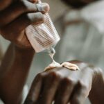 Cura della pelle in inverno: idratazione e trattamenti quotidiani