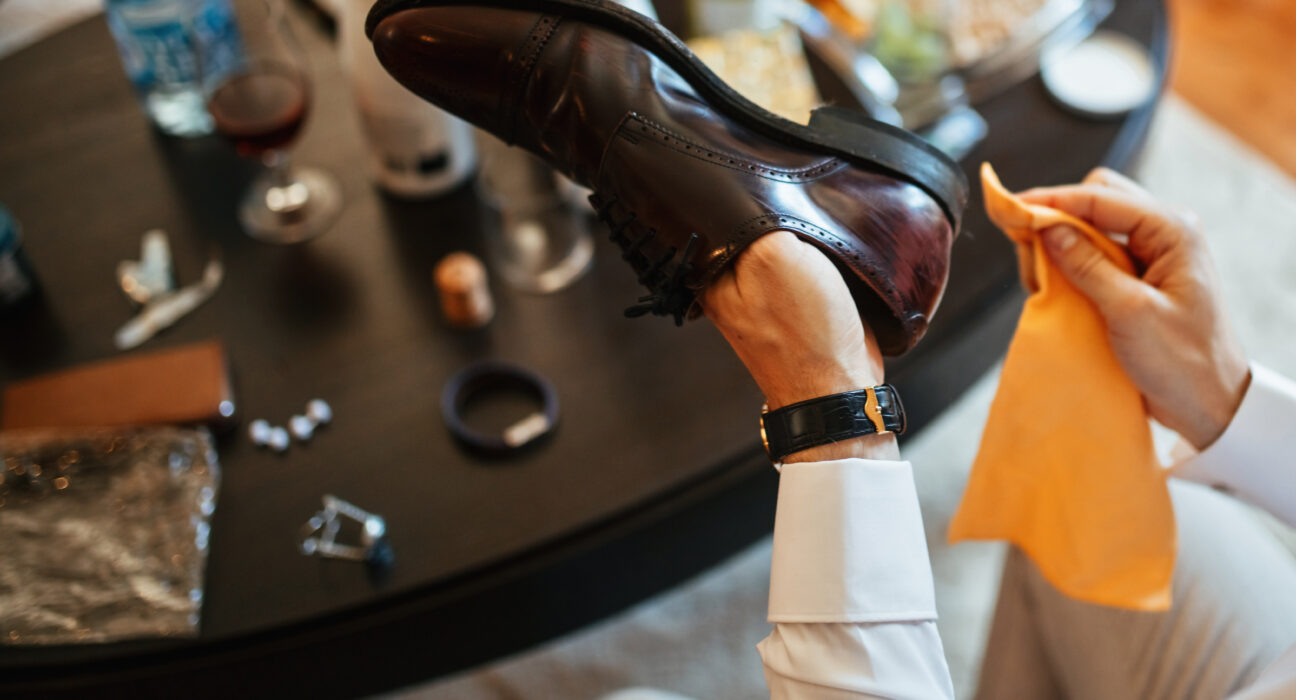 Pulizia e cura delle scarpe e degli stivali: prepararsi alle giornate umide d’autunno